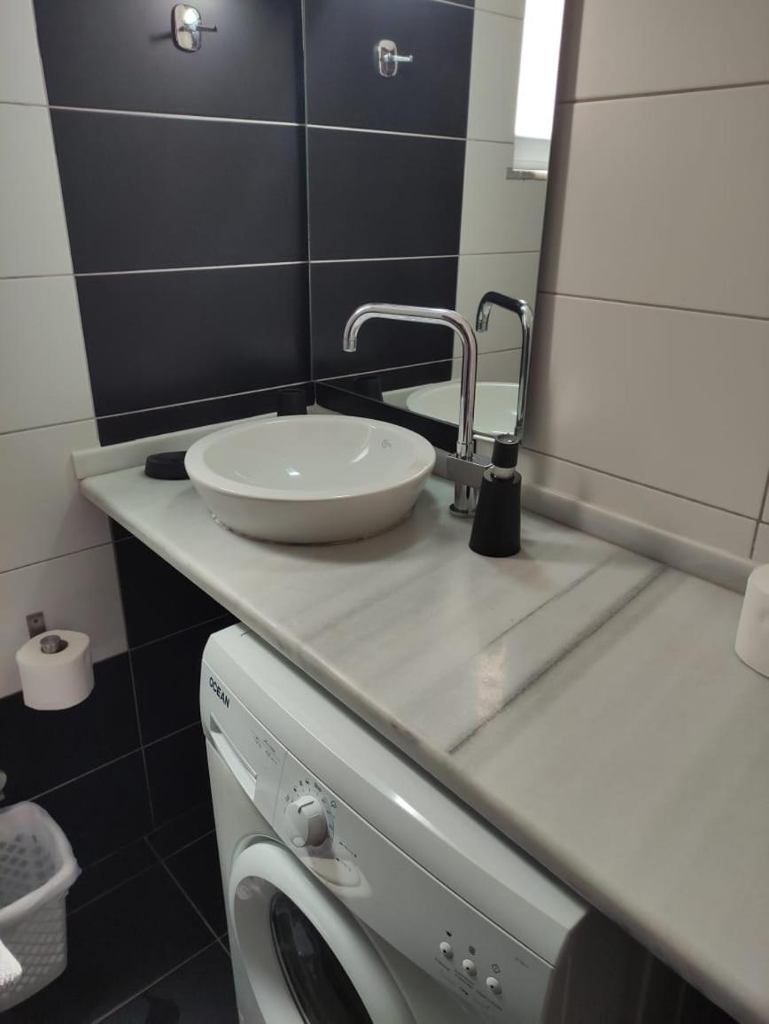 Adam Apartments Саранда Экстерьер фото